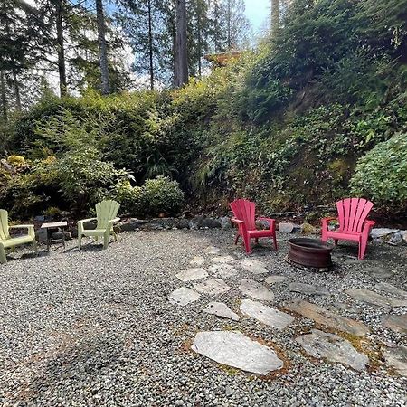 Cozy Corner Cottage Port Renfrew Exterior foto