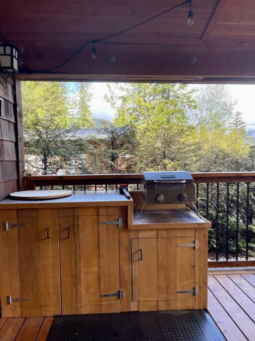 Cozy Corner Cottage Port Renfrew Exterior foto